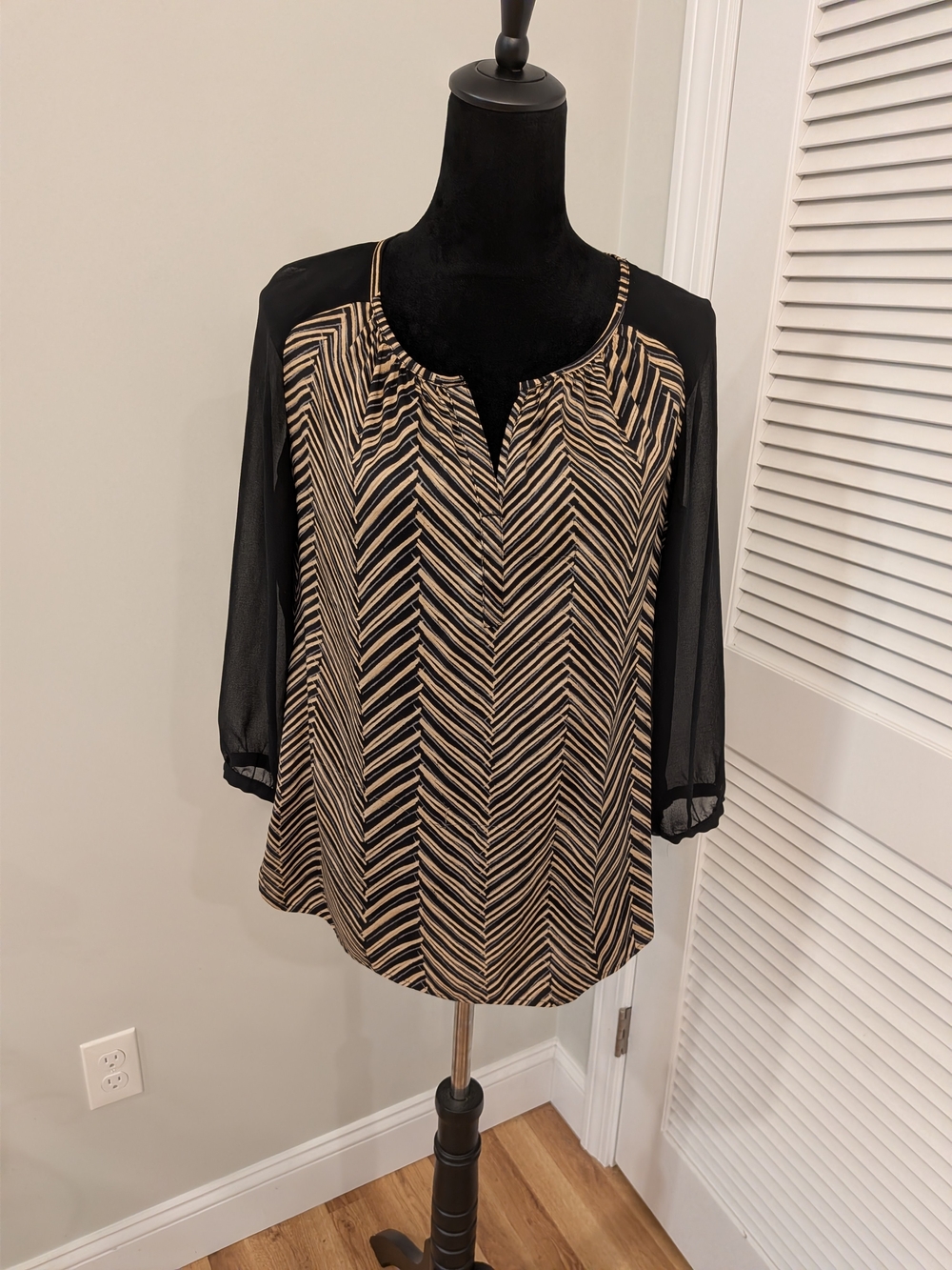 Black & Tan Chevron Blouse - Women Tops Size Small